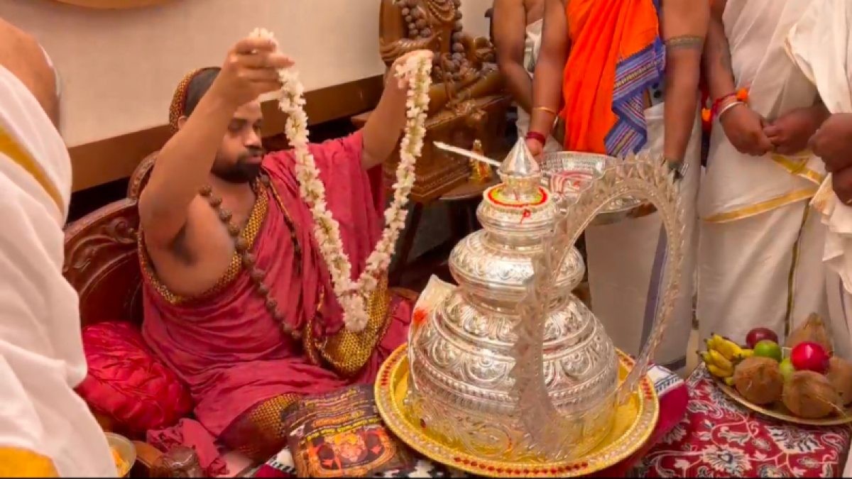 Chikkamagaluru ಹಿಂದೂ ಮಹಾ ಗಣಪತಿಗೆ 4 ಕೆಜಿ ಬೆಳ್ಳಿ ಕಿರೀಟ..!!