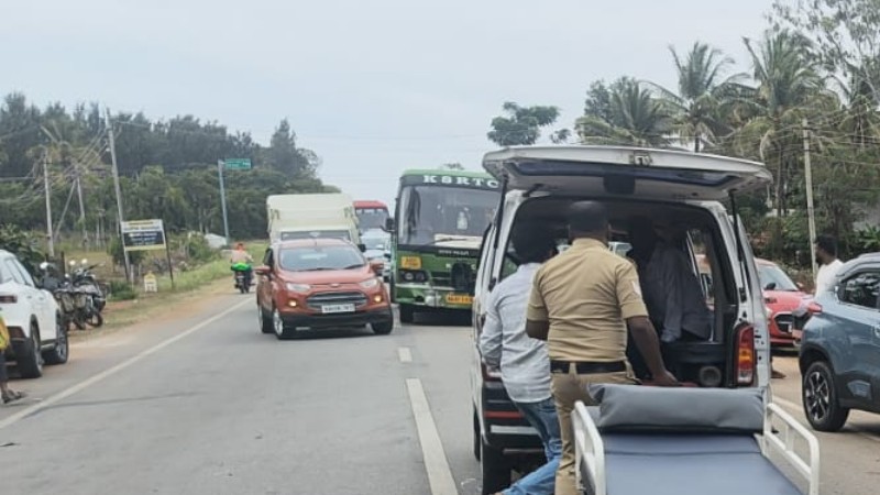 ಚಿಕ್ಕಮಗಳೂರು: ಬೈಕ್‌ಗಳ ನಡುವೆ ಡಿಕ್ಕಿ, ಸವಾರರ ಮೇಲೆ ಹರಿದ ಸರ್ಕಾರಿ ಬಸ್