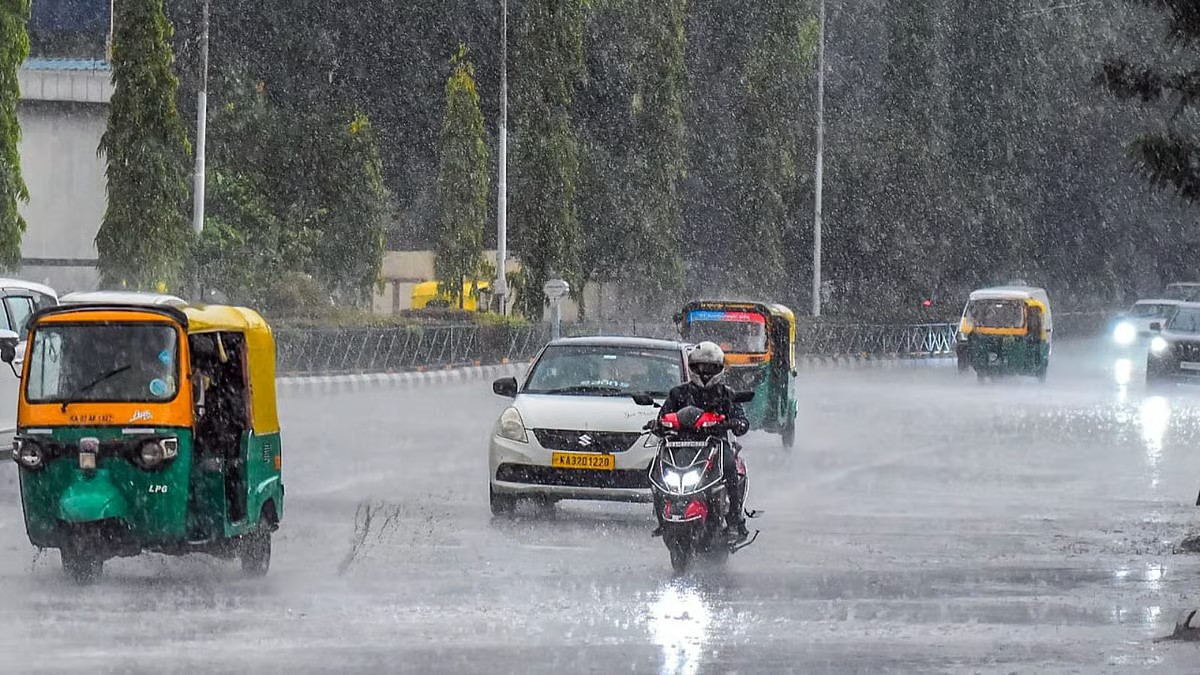 Karnataka Weather : ಕರ್ನಾಟಕದಲ್ಲಿ ವರುಣನ ಅಬ್ಬರ- 8 ಜಿಲ್ಲೆಗಳಿಗೆ ನಾಳೆ ಯೆಲ್ಲೋ ಅಲರ್ಟ್..!!