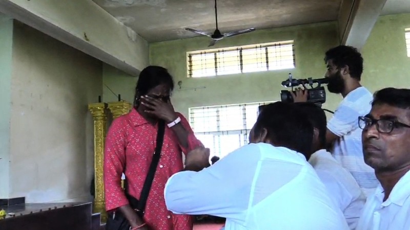 Chikkamagaluru : ಶೌಚಾಲಯಕ್ಕೆ ಜಾತಿ ಕೇಳಿದ ಅಧಿಕಾರಿಗಳು? ಶಾಸಕರ ಎದುರೇ ಕಣ್ಣೀರಿಟ್ಟ ಮಹಿಳೆ..!