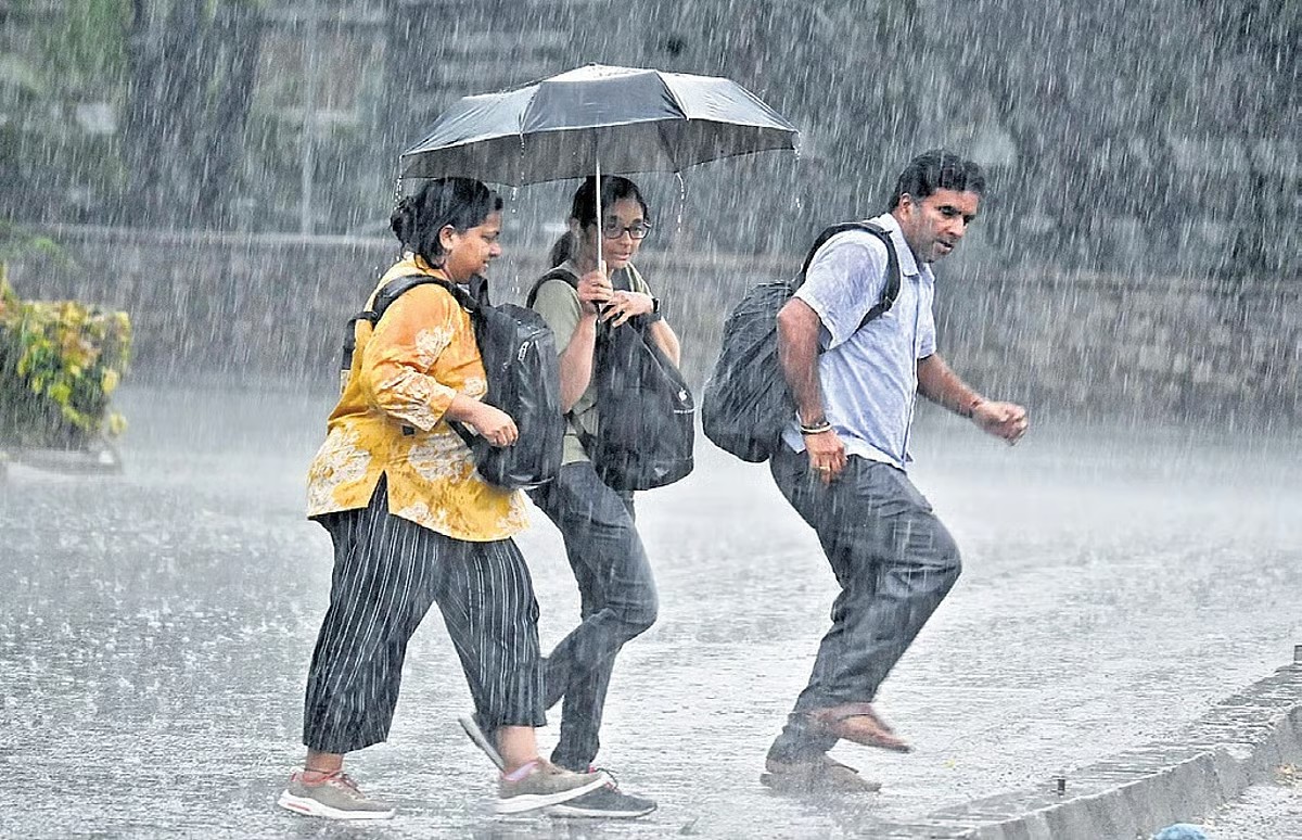 Karnataka Weather : ಕರ್ನಾಟಕದಲ್ಲಿ ಮತ್ತೆ ಚುರುಕಾದ ಮುಂಗಾರು..! 4 ಜಿಲ್ಲೆಗಳಿಗೆ ಯೆಲ್ಲೋ ಅಲರ್ಟ್