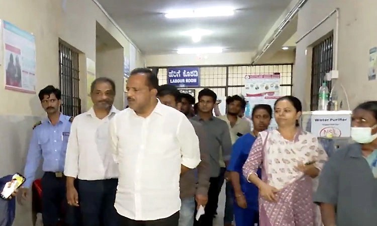 Ramanagara : ನಡುರಾತ್ರಿ ಚನ್ನಪಟ್ಟಣ ಆಸ್ಪತ್ರೆಗೆ ಯು.ಟಿ. ಖಾದರ್ ಭೇಟಿ..!