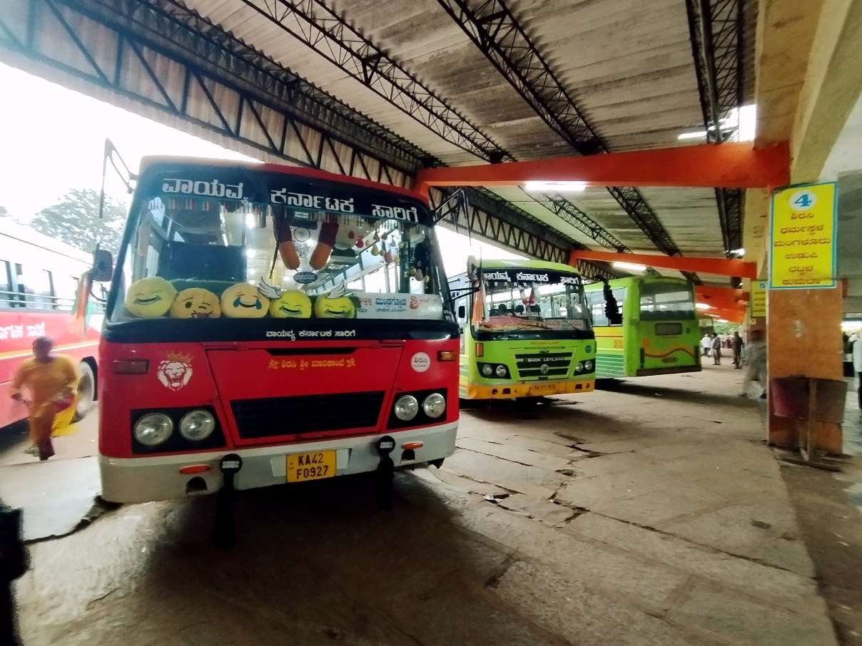 KSRTC ಬಸ್‌ನಲ್ಲಿ ಟಿಕೆಟ್ ಇಲ್ಲದೇ ಪ್ರಯಾಣ.. ಸೆಪ್ಟೆಂಬರ್‌ನಲ್ಲಿ 4,382 ಪ್ರಯಾಣಿಕರಿಗೆ ದಂಡ...!!